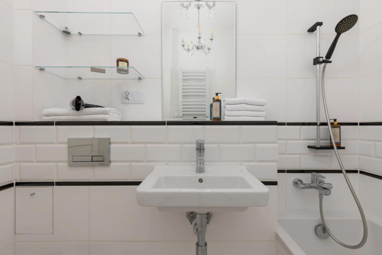 Przestronny Apartament Z Widokiem Na Miasto W Warszawie ワルシャワ エクステリア 写真